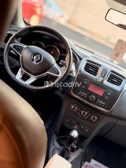 Renault Sandero 2017 Gray Automatic Used for Sale in Nasr city - 5