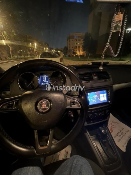 Skoda Yeti 2016 Silver Automatic Used for Sale in Cairo - 3