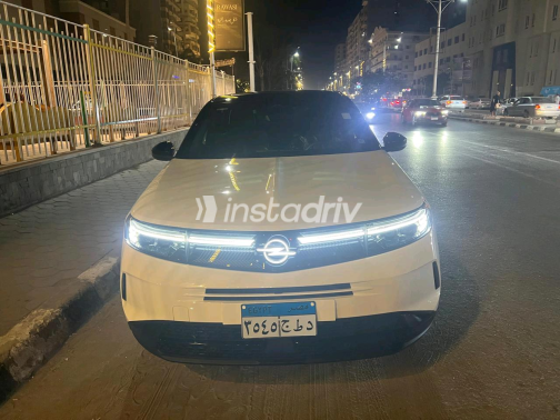 اوبل جراند لاند 2025 أبيض أوتوماتيك مستعملة للبيع في القاهرة الكبرى ( القاهرة - الجيزة) - 6