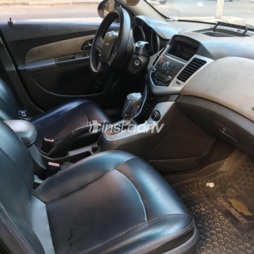 Chevrolet Cruze 2010 Black Automatic Used for Sale in Alexandria - 4