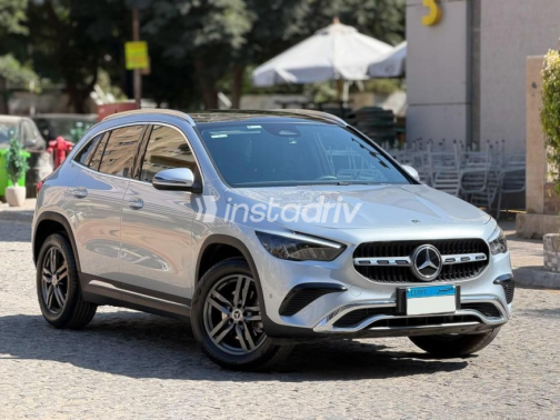 Mercedes GLA 200 2026 Silver Automatic Used for Sale in Cairo - 3