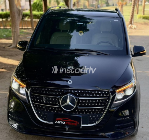 Mercedes Viano 2025 Black Automatic Used for Sale in Cairo - 7
