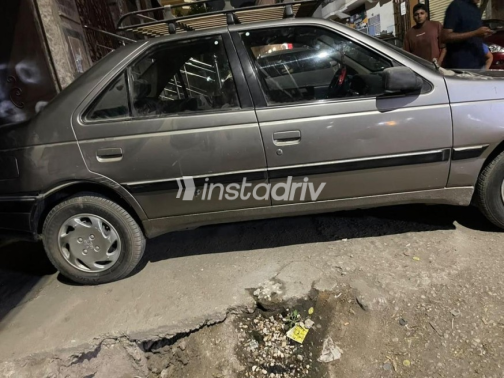 بيجو 405 2004 ذهبي أوتوماتيك مستعملة للبيع في الجيزة - 4