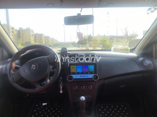 Renault Logan 2017 Black Automatic Used for Sale in Cairo - 3