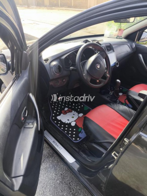 Renault Logan 2017 Black Automatic Used for Sale in Cairo - 4