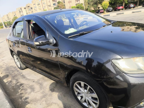 Renault Logan 2017 Black Automatic Used for Sale in Cairo - 5