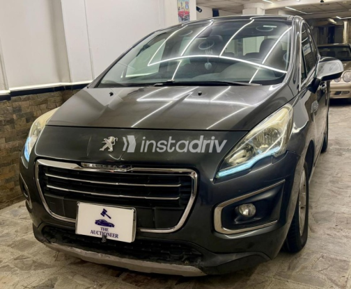 Peugeot 3008 2017 Gray Automatic Used for Sale in Cairo - 4