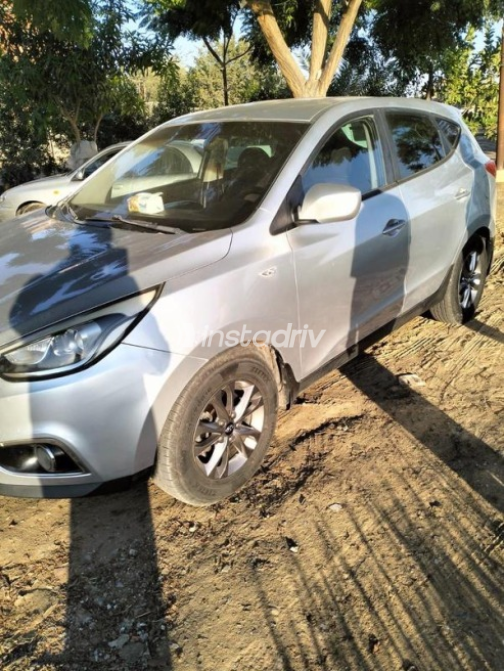 Hyundai IX 35 2015 Silver Automatic Used for Sale in 10th of Ramadan - 1