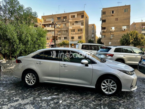 Toyota Corolla 2021 Silver Automatic Used for Sale in Nasr city - 3