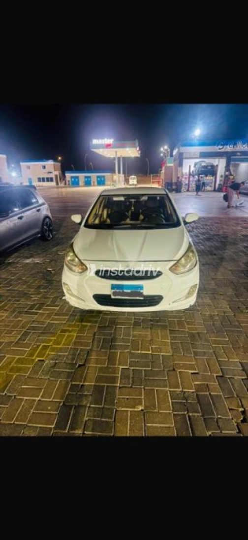 Hyundai Accent RB 2012 White Automatic Used for Sale in Suez  - 2
