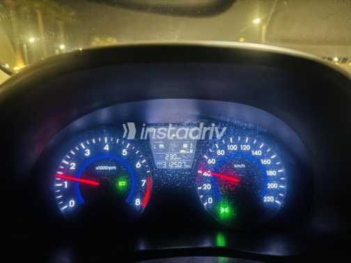 Hyundai Accent RB 2012 White Automatic Used for Sale in Suez  - 7
