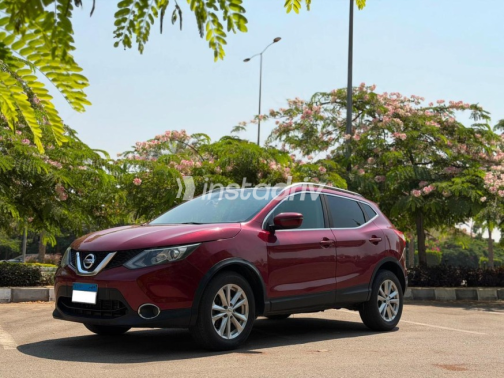Nissan Qashqai 2016 Red Automatic Used for Sale in Nasr city - 10