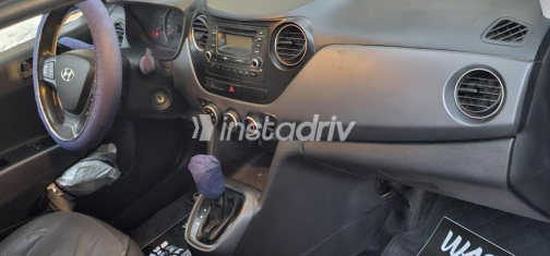 Hyundai Grand i10 2016 White Automatic Used for Sale in Greater Cairo ( Cairo + Giza) - 3
