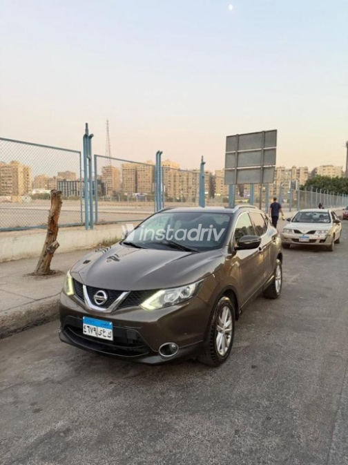 Nissan Qashqai 2017 Brown Automatic Used for Sale in Nasr city - 2