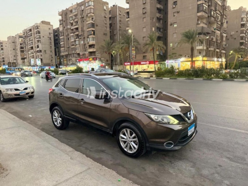 Nissan Qashqai 2017 Brown Automatic Used for Sale in Nasr city - 3