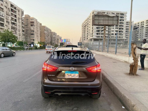 Nissan Qashqai 2017 Brown Automatic Used for Sale in Nasr city - 6