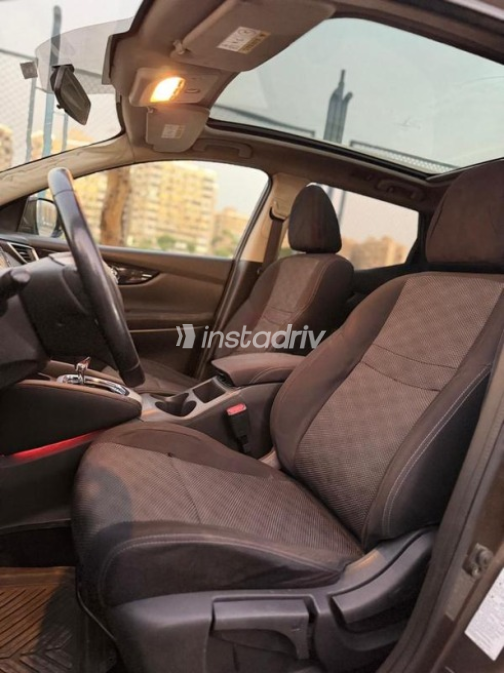 Nissan Qashqai 2017 Brown Automatic Used for Sale in Nasr city - 9