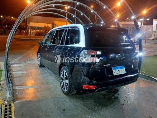 Citroën C4 Grand Picasso 2019 Black Automatic Used for Sale in Cairo - 2