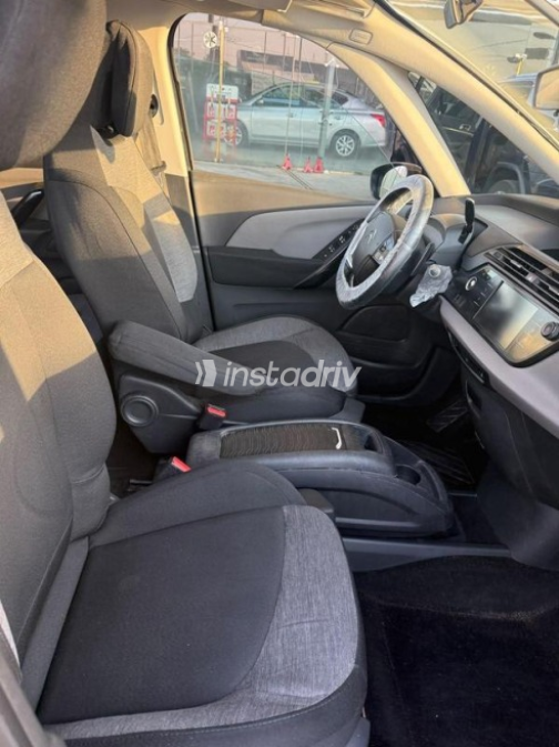 Citroën C4 Grand Picasso 2019 Black Automatic Used for Sale in Cairo - 3