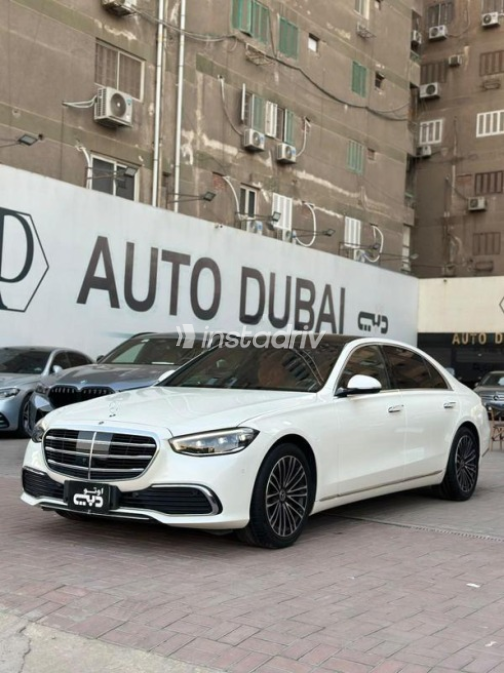 Mercedes S 450 2023 White Automatic Used for Sale in Nasr city - 3