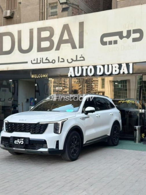 Kia Sorento 2025 White Automatic Used for Sale in Nasr city - 4