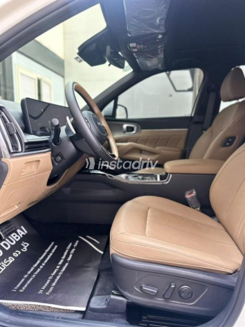 Kia Sorento 2025 White Automatic Used for Sale in Nasr city - 8