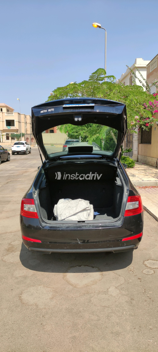 Skoda Octavia 2015 Black Automatic Used for Sale in Greater Cairo ( Cairo + Giza) - 6