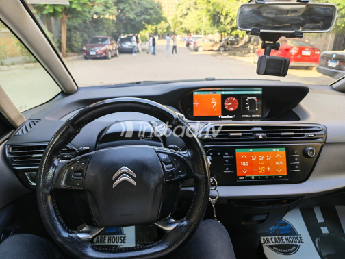 Citroën C4 Grand Picasso 2019 Blue Automatic Used for Sale in Greater Cairo ( Cairo + Giza) - 5