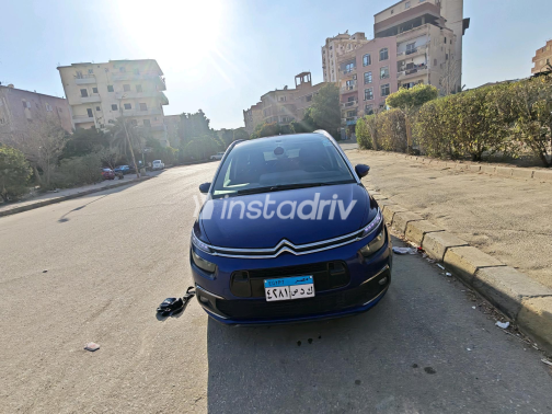 Citroën C4 Grand Picasso 2019 Blue Automatic Used for Sale in Greater Cairo ( Cairo + Giza) - 7