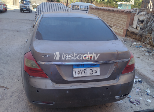 Geely Emgrand 2017 Bronze Manual Used for Sale in Greater Cairo ( Cairo + Giza) - 4