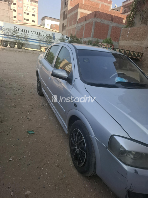 Opel Astra 2006 Silver Automatic Used for Sale in Greater Cairo ( Cairo + Giza) - 3