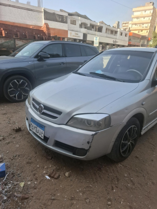 Opel Astra 2006 Silver Automatic Used for Sale in Greater Cairo ( Cairo + Giza)