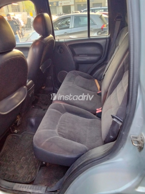 Jeep Liberty 2003 Silver Manual Used for Sale in Greater Cairo ( Cairo + Giza) - 4