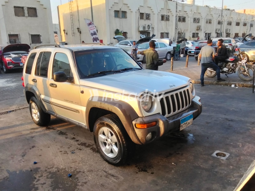 Jeep Liberty 2003 Silver Manual Used for Sale in Greater Cairo ( Cairo + Giza) - 5