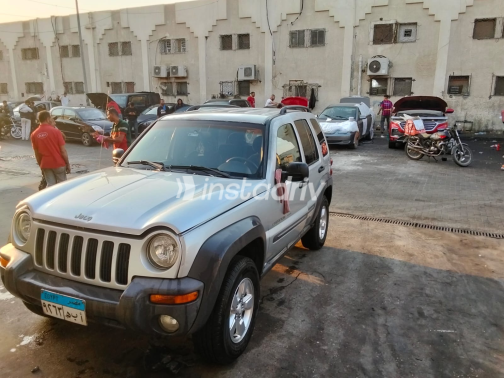 Jeep Liberty 2003 Silver Manual Used for Sale in Greater Cairo ( Cairo + Giza) - 8