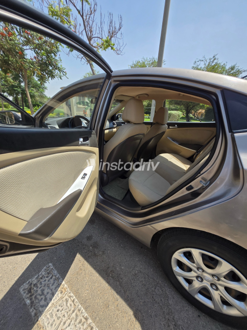 Hyundai Accent RB 2013 Bronze Automatic Used for Sale in Greater Cairo ( Cairo + Giza) - 1