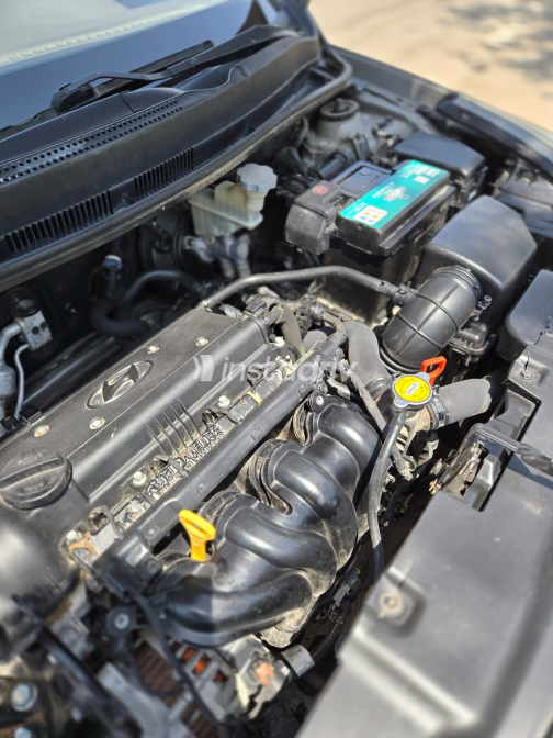 Hyundai Accent RB 2013 Bronze Automatic Used for Sale in Greater Cairo ( Cairo + Giza) - 2