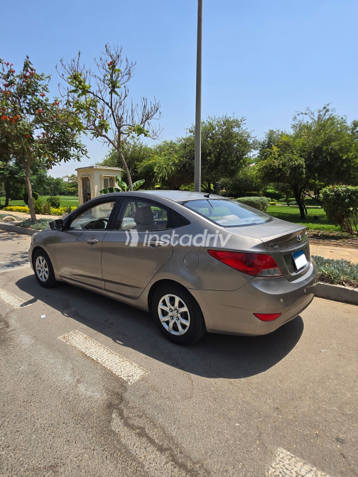Hyundai Accent RB 2013 Bronze Automatic Used for Sale in Greater Cairo ( Cairo + Giza) - 4