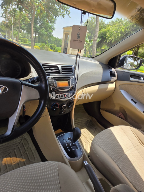 Hyundai Accent RB 2013 Bronze Automatic Used for Sale in Greater Cairo ( Cairo + Giza) - 5