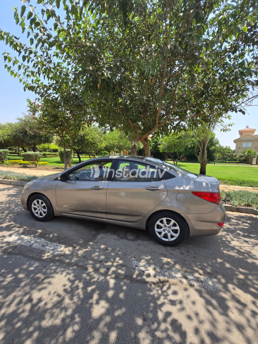 Hyundai Accent RB 2013 Bronze Automatic Used for Sale in Greater Cairo ( Cairo + Giza) - 6