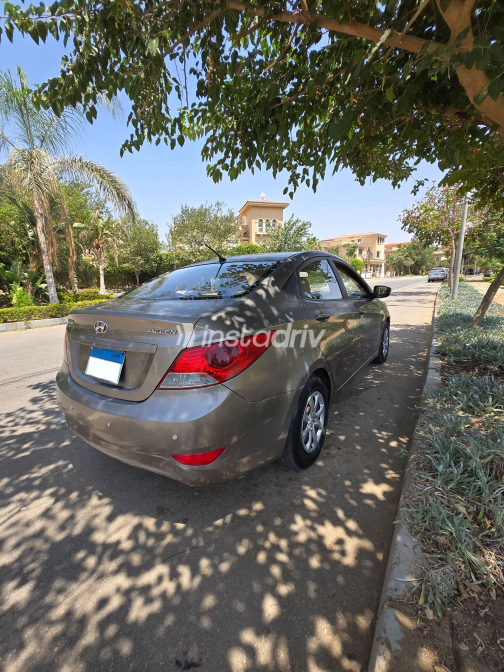 Hyundai Accent RB 2013 Bronze Automatic Used for Sale in Greater Cairo ( Cairo + Giza) - 7