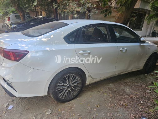 Kia K3 2022 White Automatic Used for Sale in Greater Cairo ( Cairo + Giza) - 5