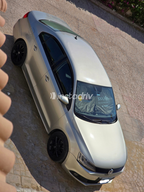Volkswagen Jetta 2014 Champagne Automatic Used for Sale in Greater Cairo ( Cairo + Giza) - 1