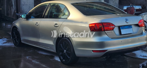 Volkswagen Jetta 2014 Champagne Automatic Used for Sale in Greater Cairo ( Cairo + Giza) - 7
