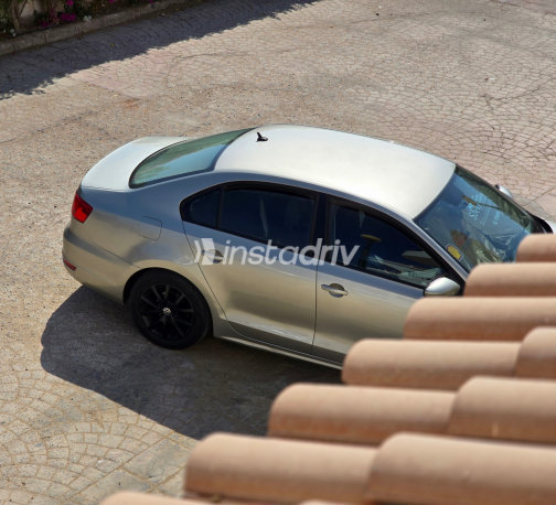 Volkswagen Jetta 2014 Champagne Automatic Used for Sale in Greater Cairo ( Cairo + Giza) - 10
