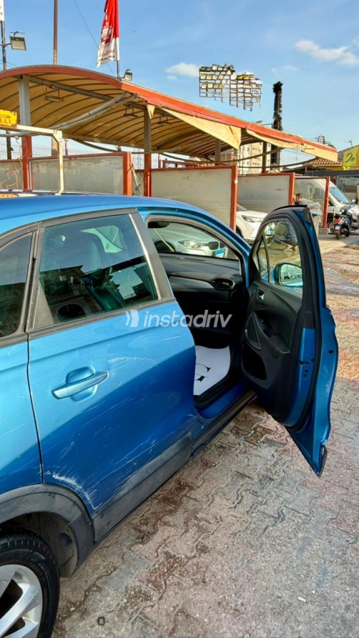 Opel Crossland 2019 Blue Automatic Used for Sale in Greater Cairo ( Cairo + Giza) - 4