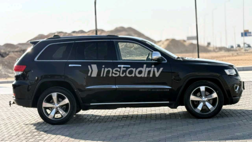 Jeep Grand Cherokee 2016 Black Automatic Used for Sale in Greater Cairo ( Cairo + Giza) - 1