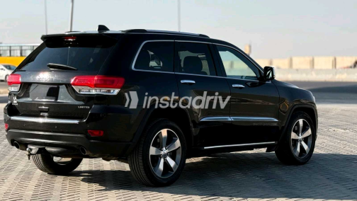 Jeep Grand Cherokee 2016 Black Automatic Used for Sale in Greater Cairo ( Cairo + Giza) - 2