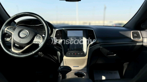 Jeep Grand Cherokee 2016 Black Automatic Used for Sale in Greater Cairo ( Cairo + Giza) - 5