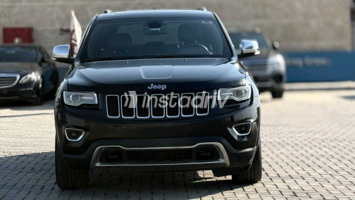 Jeep Grand Cherokee 2016 Black Automatic Used for Sale in Greater Cairo ( Cairo + Giza) - 10